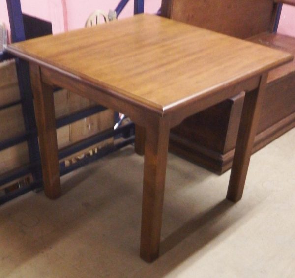 MESA CUADRADA MADERA